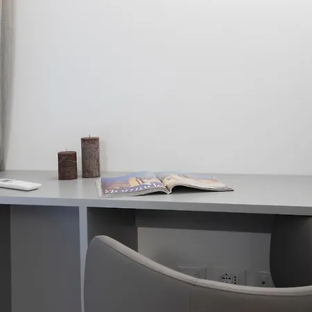 Ur-nest Indipendenza Lejlighed