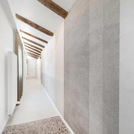 Ur-nest Indipendenza Lejlighed *